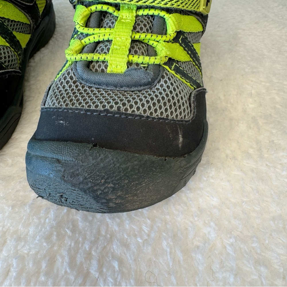 OshKosh B’Gosh Gray and Green Toddler Shoes Size 10 - Picture 6 of 9